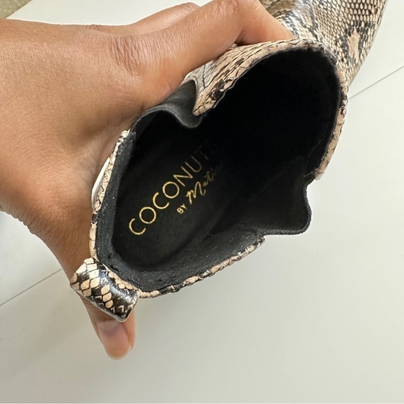 Matisse Women's Snake Print Chelsea Ankle Boots in Brown Tan Colors sz 8.5M - Picture 15 of 15